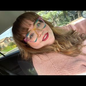 Meet your Posher, Courtney